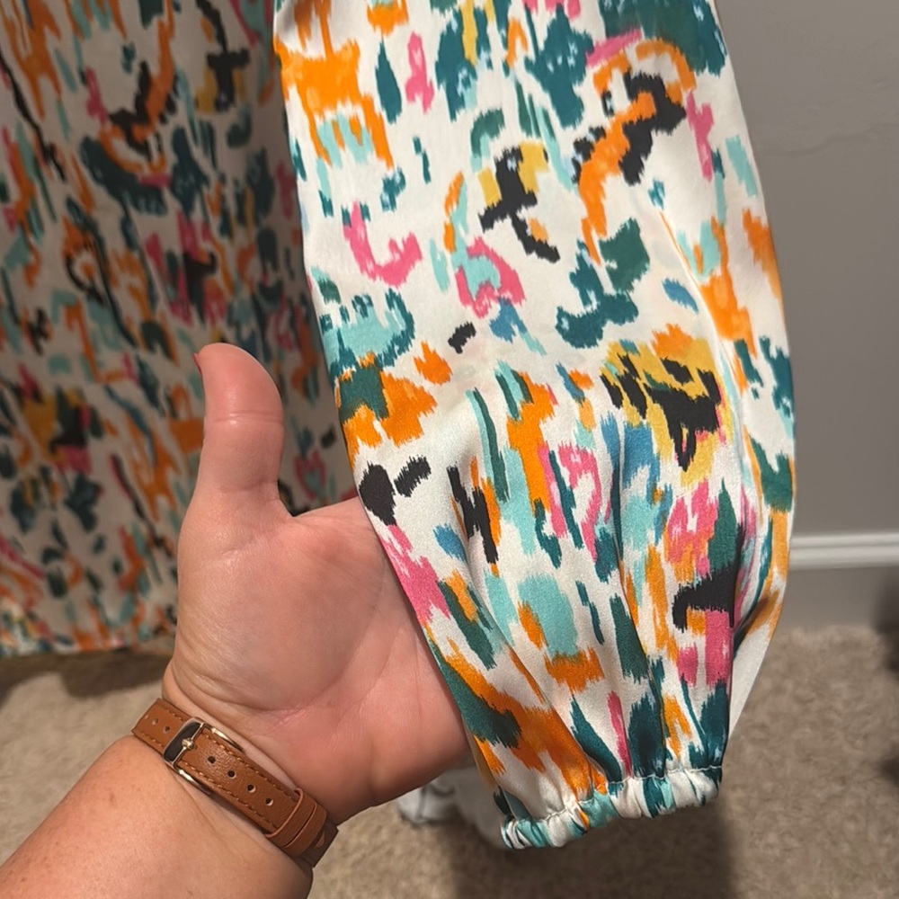 Multicolor Abstract Blouse - Picture 3 of 4